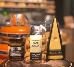 Bleiswijks Oud pakket met kaasbollen Bleiswijks Oud pakket met kaasbollen